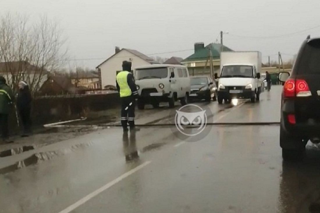 Под Пензой машина вылетела в кювет и загорелась. Фото