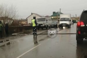 Под Пензой машина вылетела в кювет и загорелась. Фото