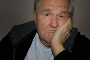 Россиянам старше 65 лет продлят срок самоизоляции больничным