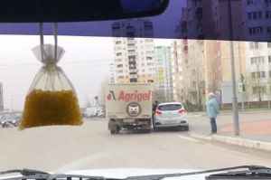 В пензенском микрорайоне Шуист произошла авария с фургоном