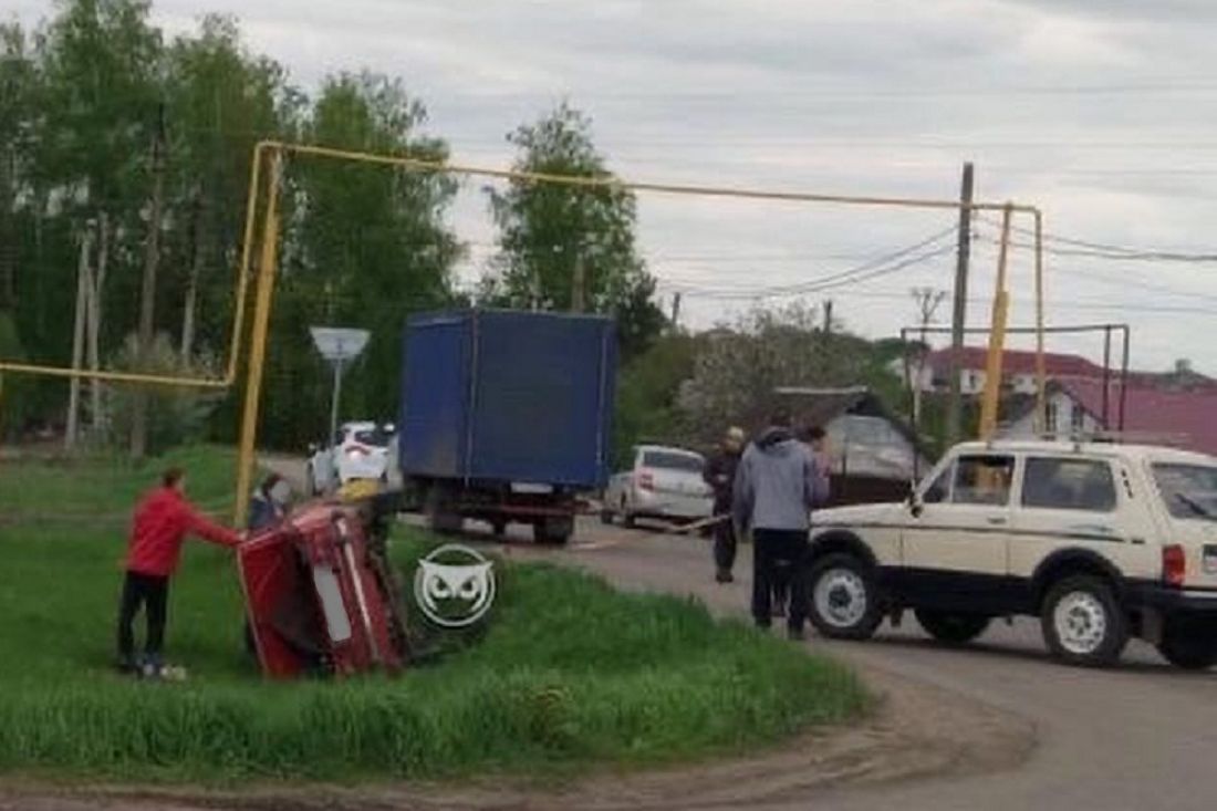 В Пензенской области легковушка вылетела в кювет и опрокинулась