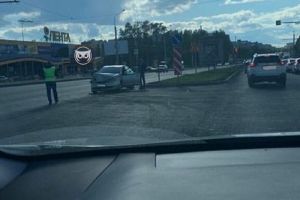 На проспекте Строителей в Пензе разбилась легковушка