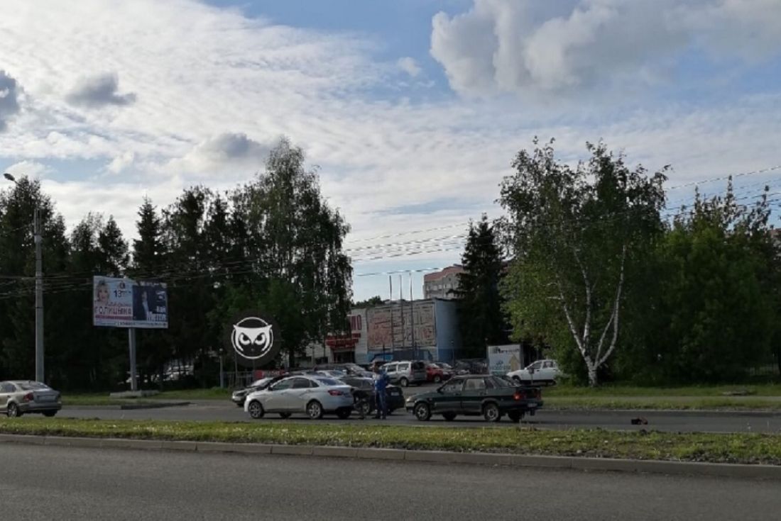 Столкнувшиеся в Пензе легковушки перегородили дорогу