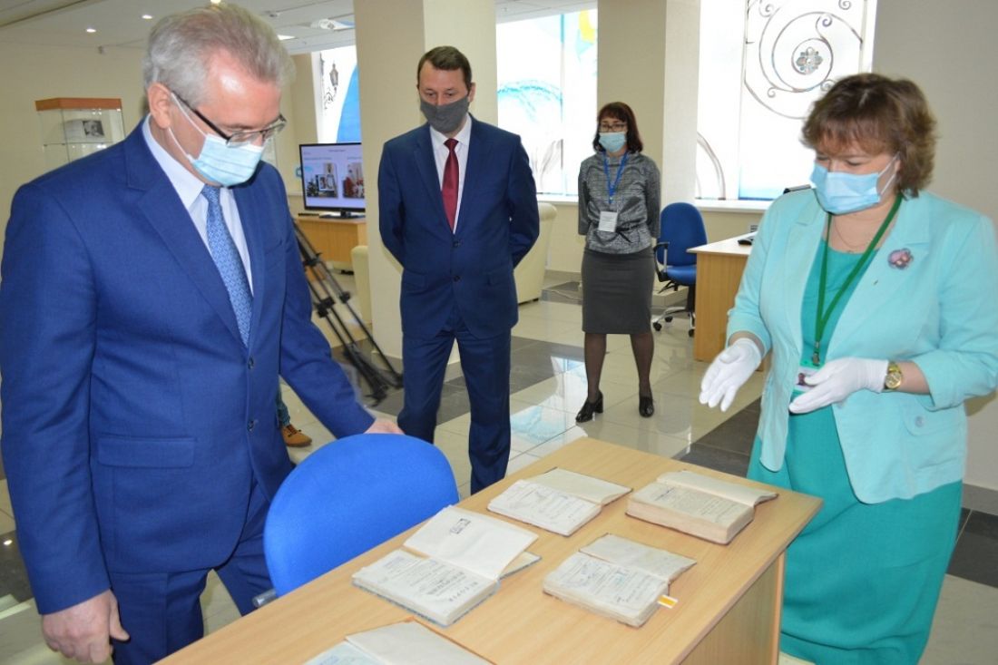 Пензенский губернатор высоко оценил работу по оцифровке редких книг