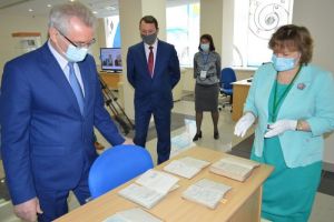 Пензенский губернатор высоко оценил работу по оцифровке редких книг