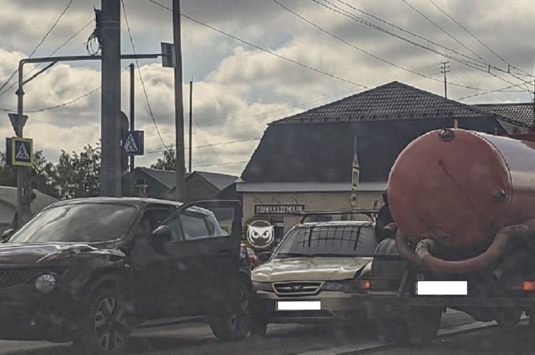Авария в пензенском микрорайоне Терновка стала причиной пробки