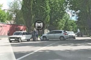 В Пензе столкнулись иномарка и отечественное авто