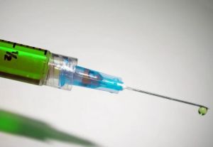 Российские власти сообщили, когда может начаться массовая вакцинация от COVID