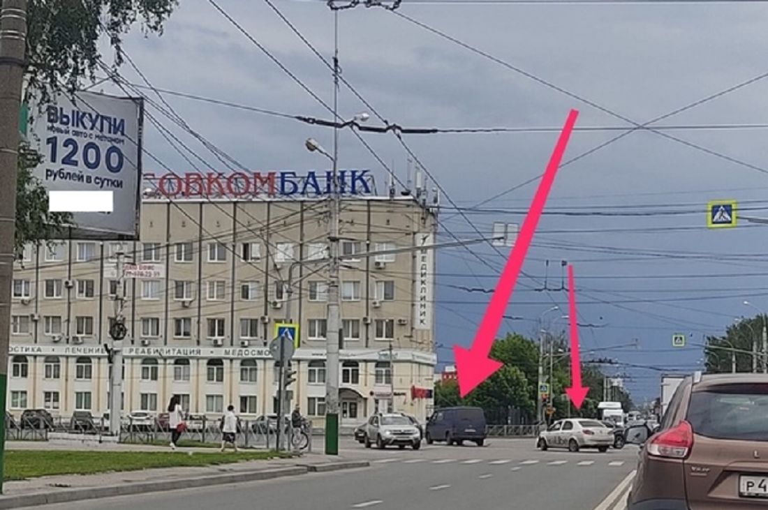 Авария с машиной такси «притормозила» движение в центре Пензы