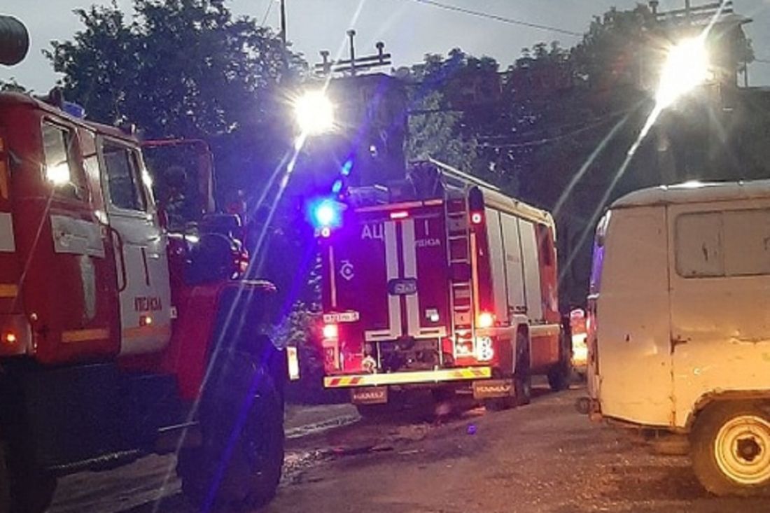 Очевидцы сообщили о пожаре на пензенском заводе