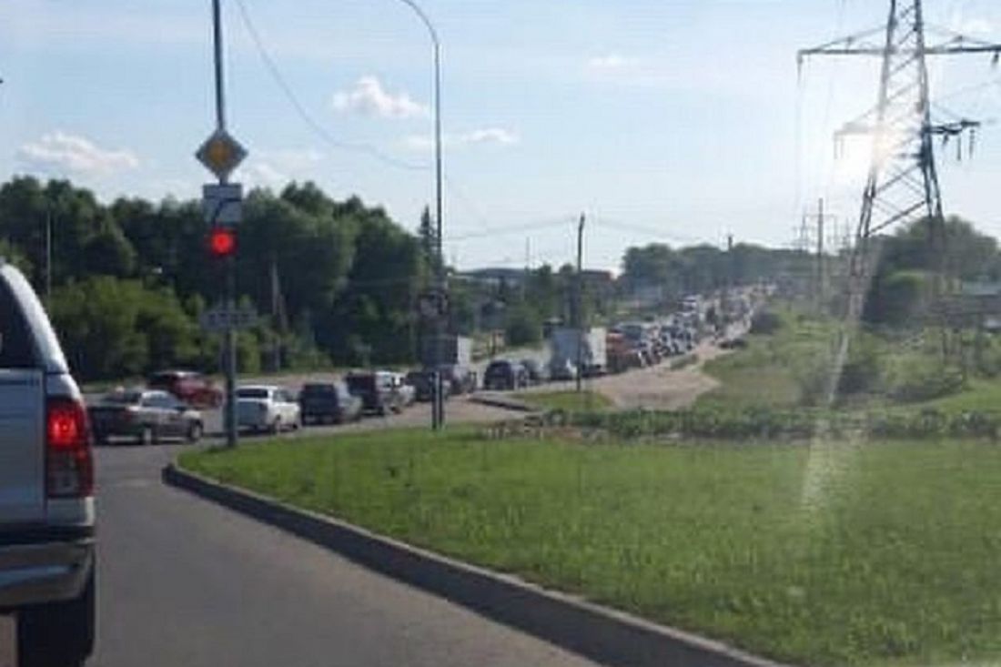 «Пробка ужас». Пензенцы попали в большой затор на выезде из города