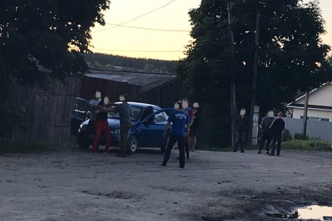 Жители Кузнецка рассказали об избиении девушки и двух мужчин