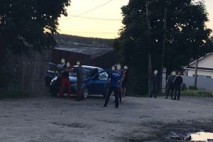 Жители Кузнецка рассказали об избиении девушки и двух мужчин