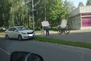 В Заречном легковой автомобиль врезался в столб