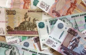 Доплаты российским медикам продлили на июль и август