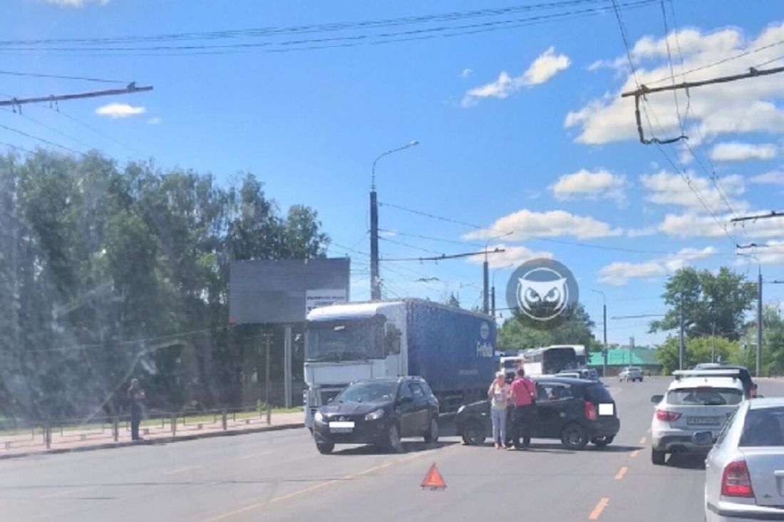 В Пензе авария с двумя авто затруднила движение