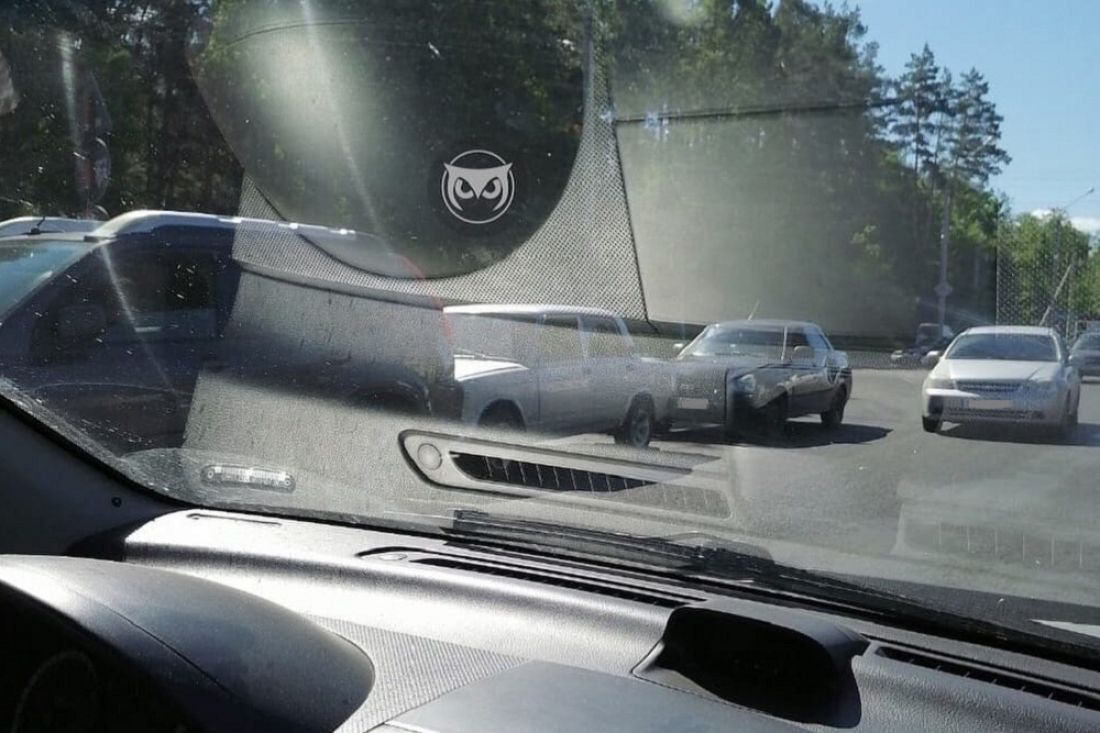 Последствия утренней тройной аварии в Пензе попали на фото