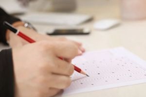 В Пензе более 2200 выпускников сдают ЕГЭ