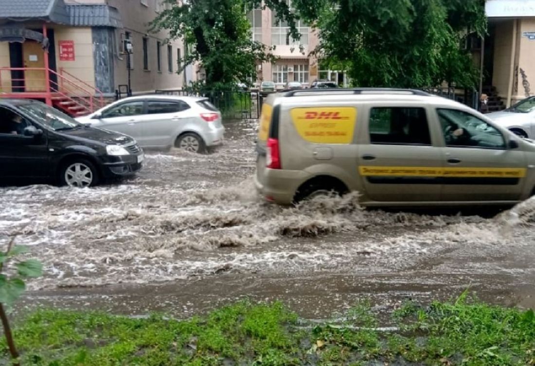 Поплыли! В Пензе очередной ливень утопил город