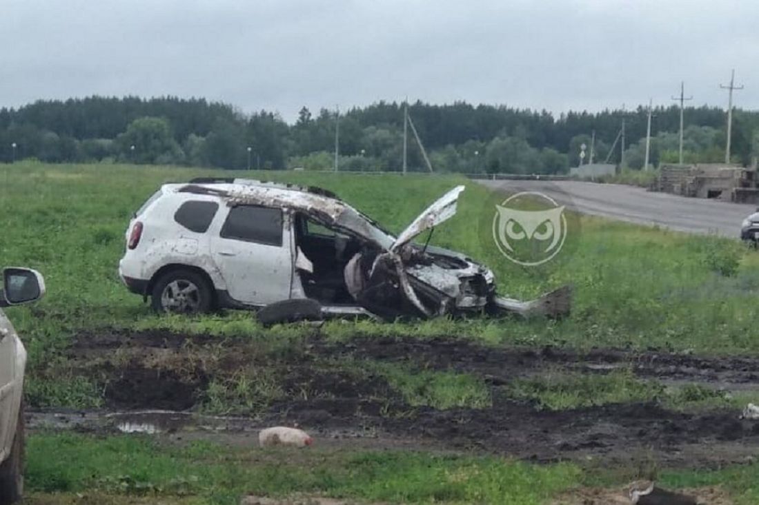В селе под Пензой в жестком ДТП раскурочило иномарку