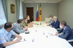 Пензенский губернатор встретился с командующим Приволжским округом войск Росгвардии