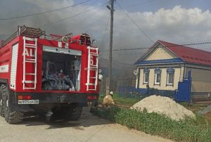В Кузнецке поблагодарили участников тушения пожара на Пролетарской
