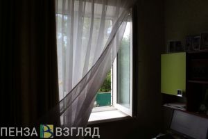 Чтобы ребенок не выпал из окна