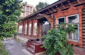 В Пензе добровольцы ремонтируют старинный особняк на улице Чкалова