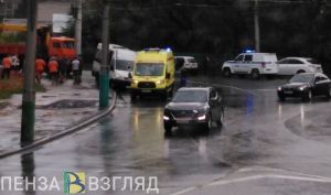 В Пензе в ливень у «Глобуса» случилось ДТП