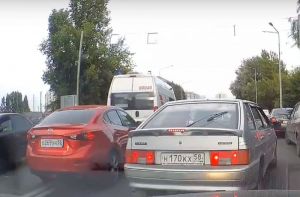 Наглые пензенские «автохамы» использовали «скорую» как прикрытие
