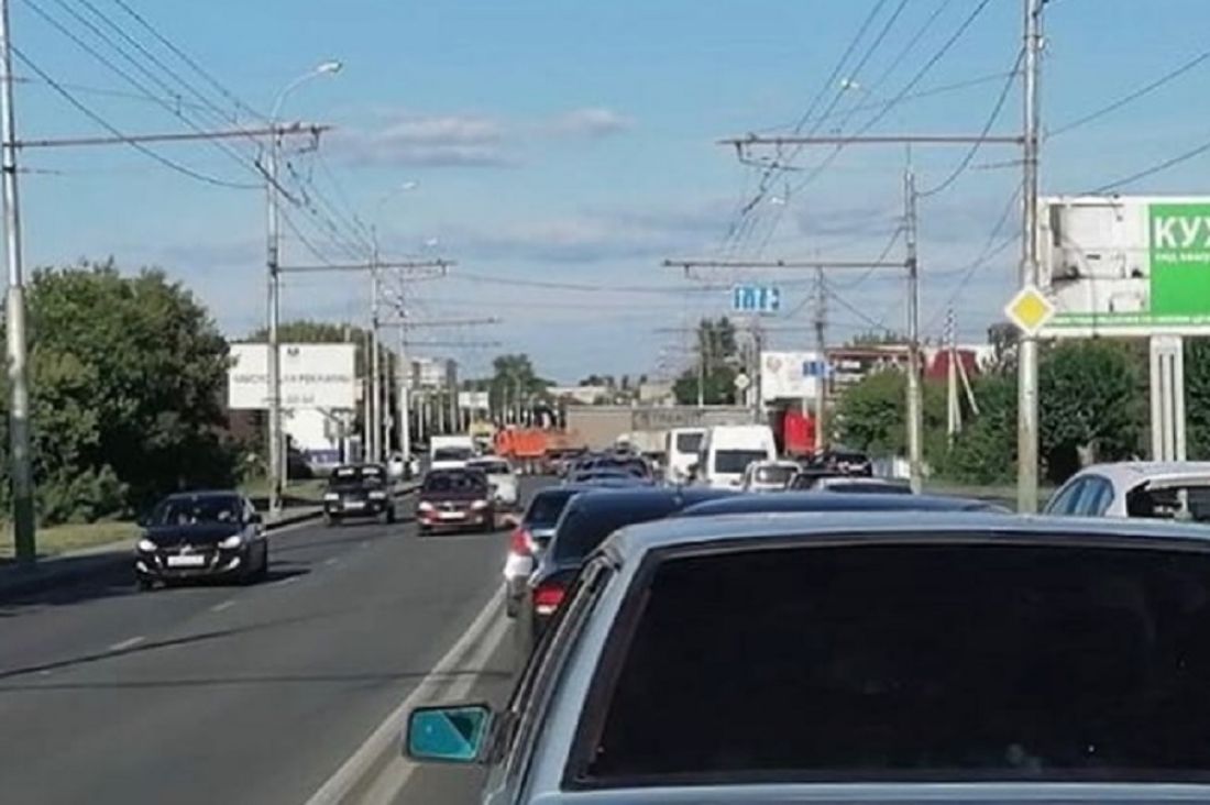 У Сурского моста в Пензе собирается пробка