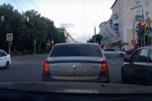 На видео попало, как в центре Пензы сбили пешехода