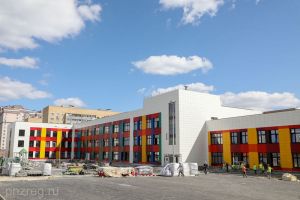 Пензенский губернатор назвал новую школу в Запрудном «прекрасным подарком»