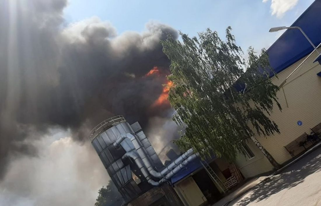 Пожар на Энгельса, рискованная поездка на поезде, новое видео фонтана – главное новости Пензы и области за 16 августа
