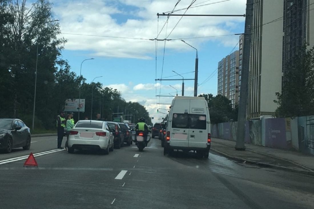 К месту ДТП на улице Окружной в Пензе прибыли сотрудники ГИБДД