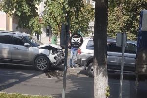 В Пензе возле «Глобуса» жестко столкнулись две иномарки