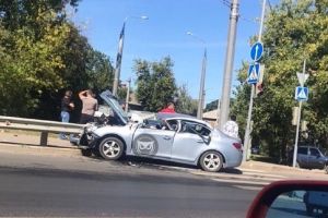В пензенской Терновке иномарка разбилась о дорожное ограждение