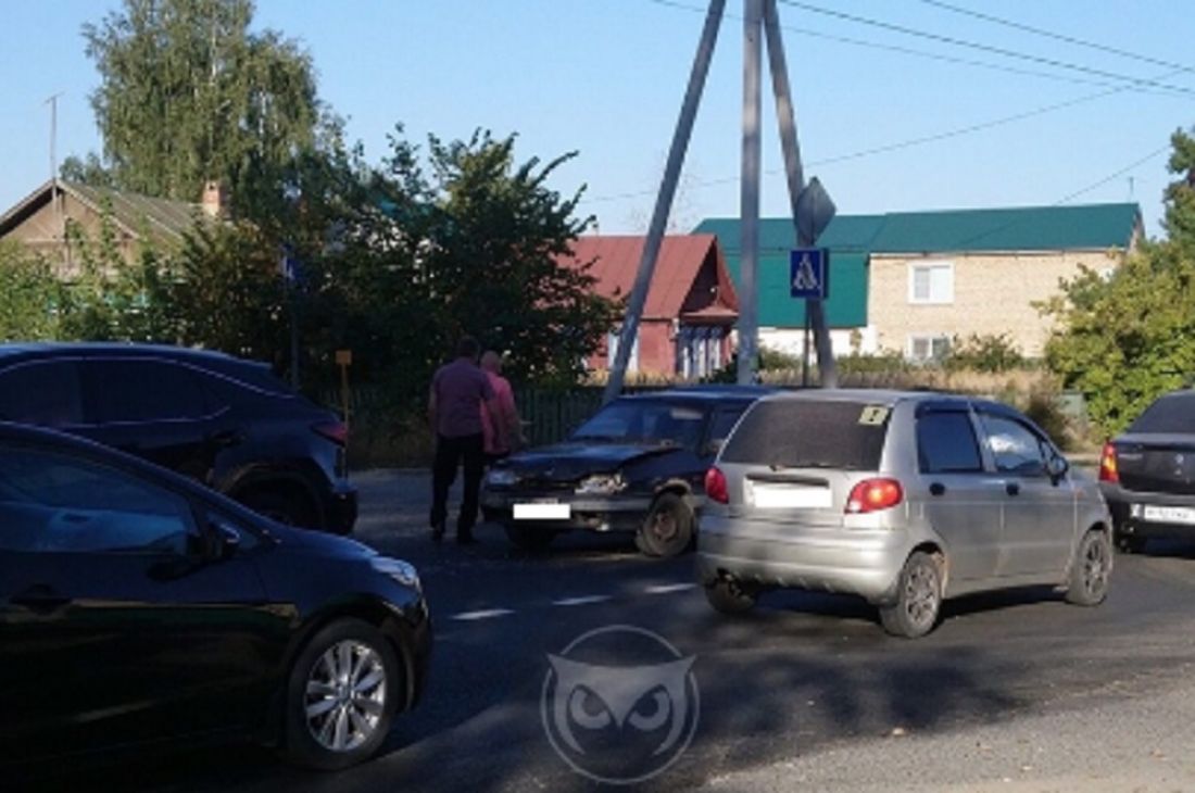 Из-за утреннего ДТП в пензенских Ахунах образовалась пробка