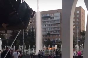 Новые качели на Фонтанной площади грозят травмами жителям Пензы