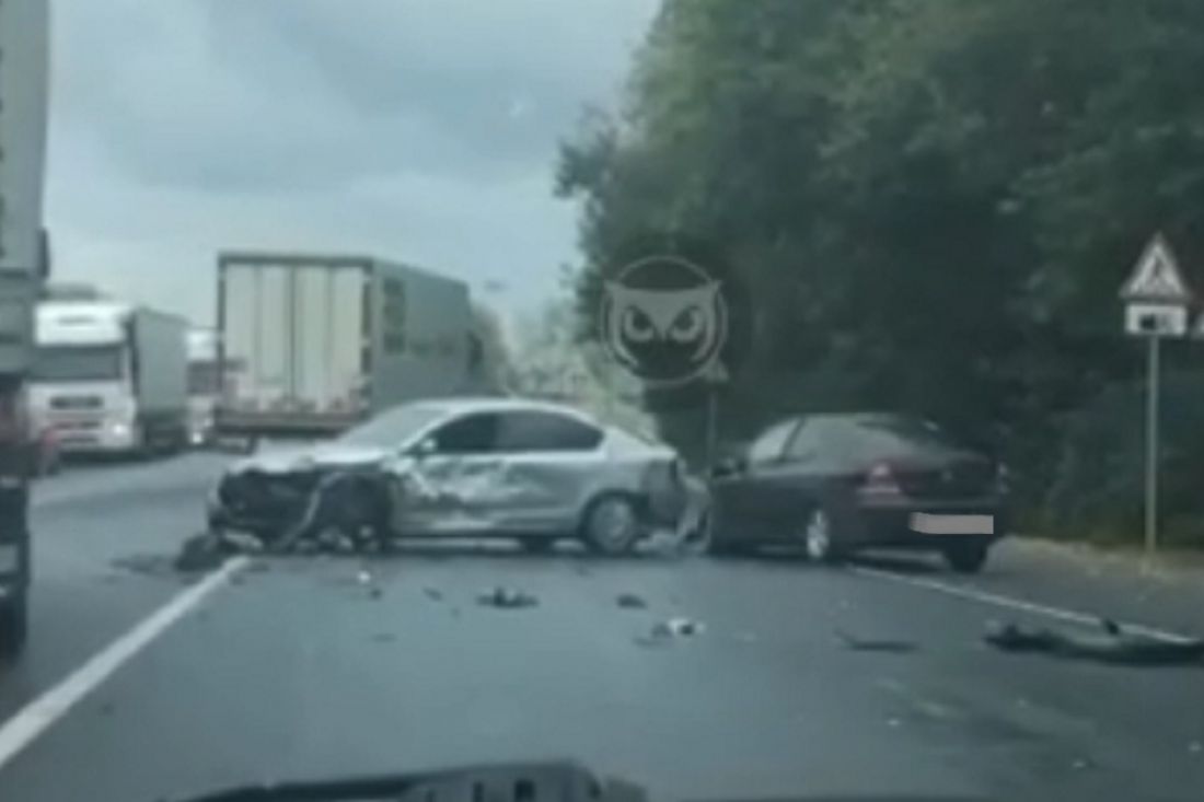 Появилось видео с места жесткой аварии на трассе М-5 под Пензой