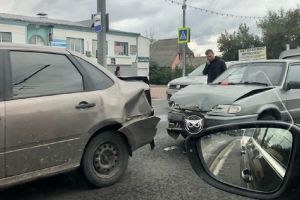 Очевидец сообщает о тройном ДТП в Терновке