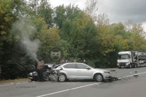 На трассе М-5 в Пензенской области в ДТП изуродовались две иномарки