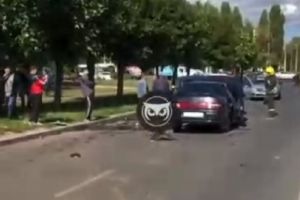 К месту массового ДТП в Пензе прибыли сотрудники МЧС. Видео
