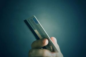 Бизнес-клиенты «Открытия» смогут заказать карты через интернет-банк с курьерской доставкой