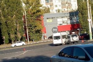 В Пензе маршрутка не разъехалась с авто