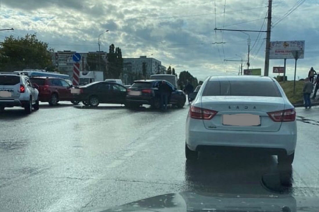 В Пензе тройное ДТП спровоцировало пробку