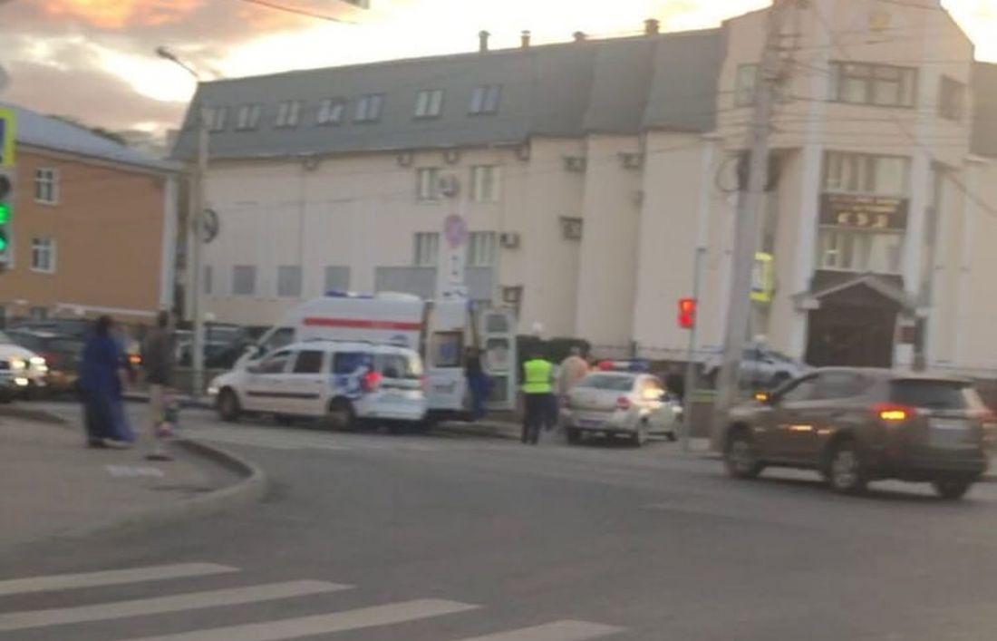 «Лицо в крови». На улице Володарского в Пензе иномарка сбила мужчину