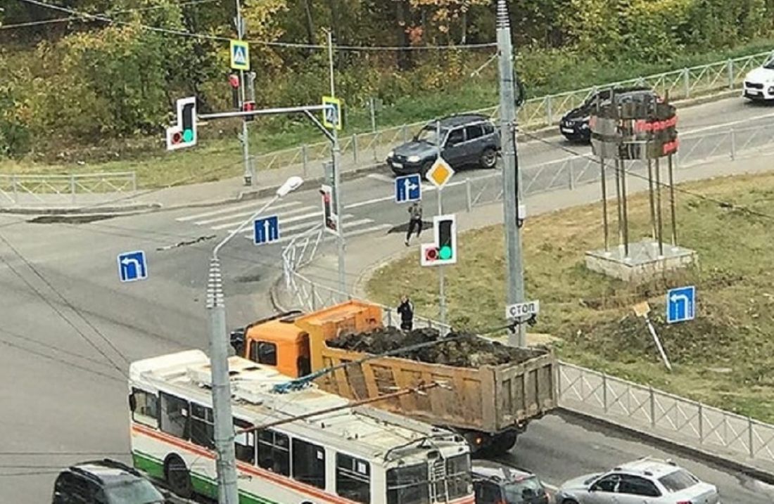 Пензенцы сообщают о ДТП и огромной пробке на Западной поляне