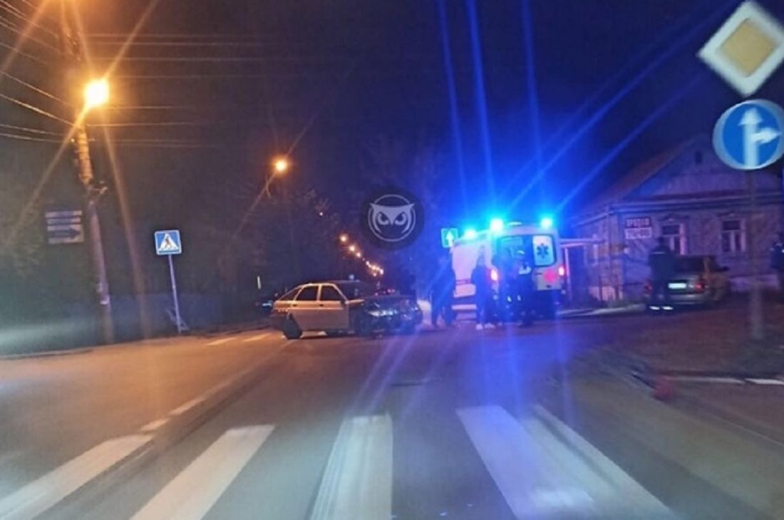 В Пензе к месту ДТП прибыла «скорая»