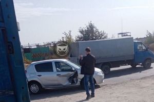 В пензенской Терновке у машины скомкало дверь с пассажирской стороны
